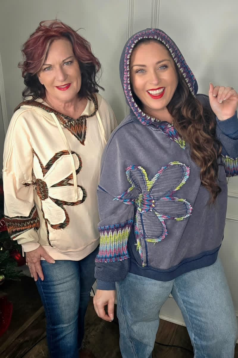 EASEL DAISY PATCH WASHED TERRY HOODIE PULLOVER