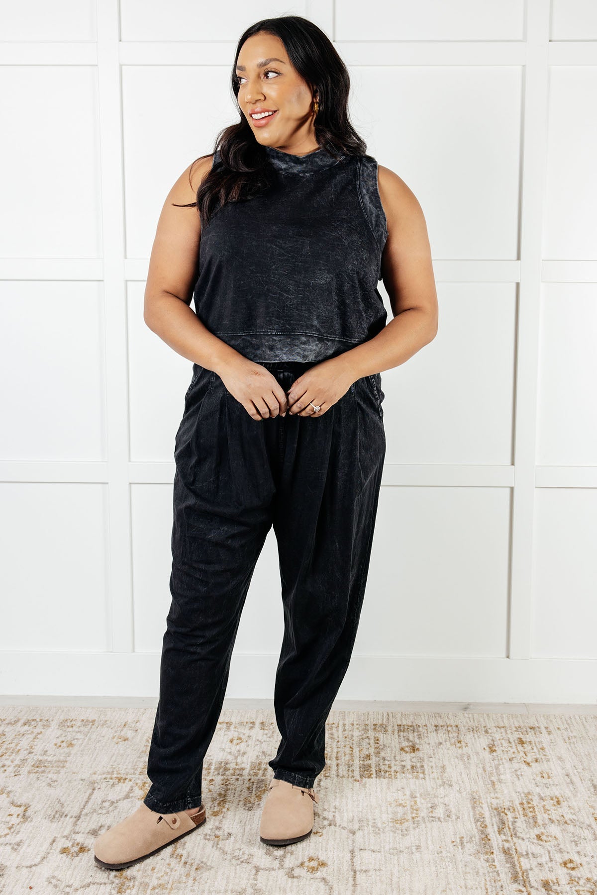 Tops Chasing the Gains Tank Top in Black