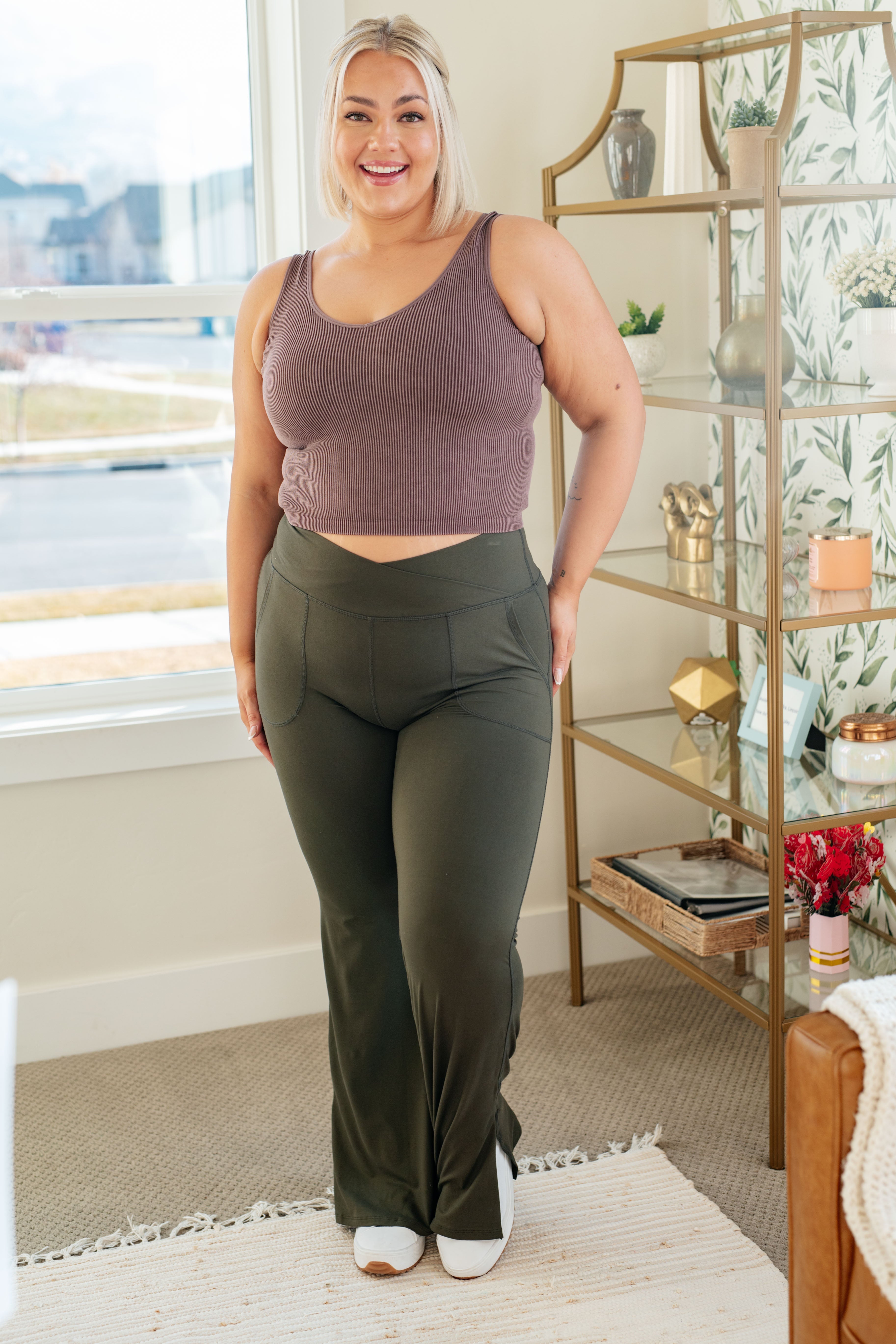 Athleisure On the Move V Front Flare Leggings in Olive