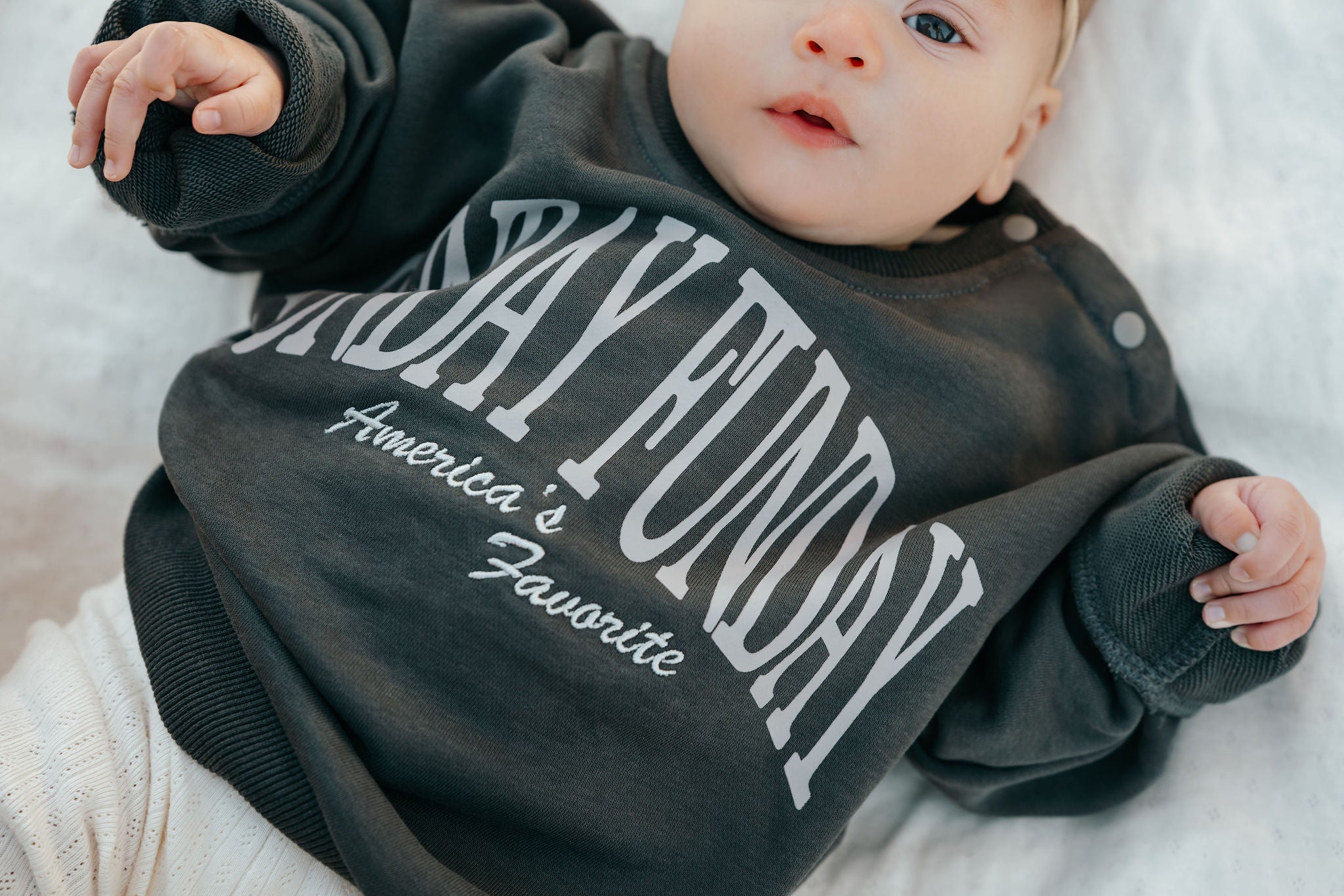 Sweatshirt Sunday Funday - Mini Crewneck