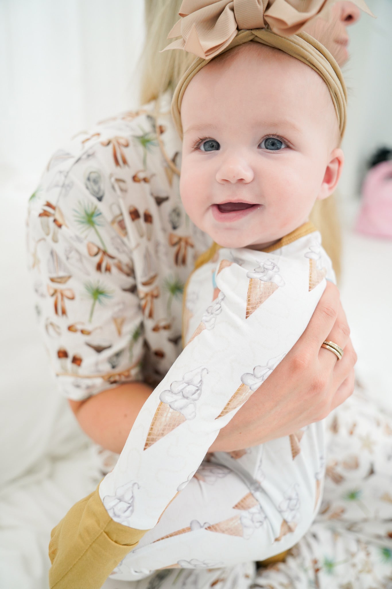 Pajamas Neutral Coastal Cocktail - Short Sleeve + Pant Pajama Set