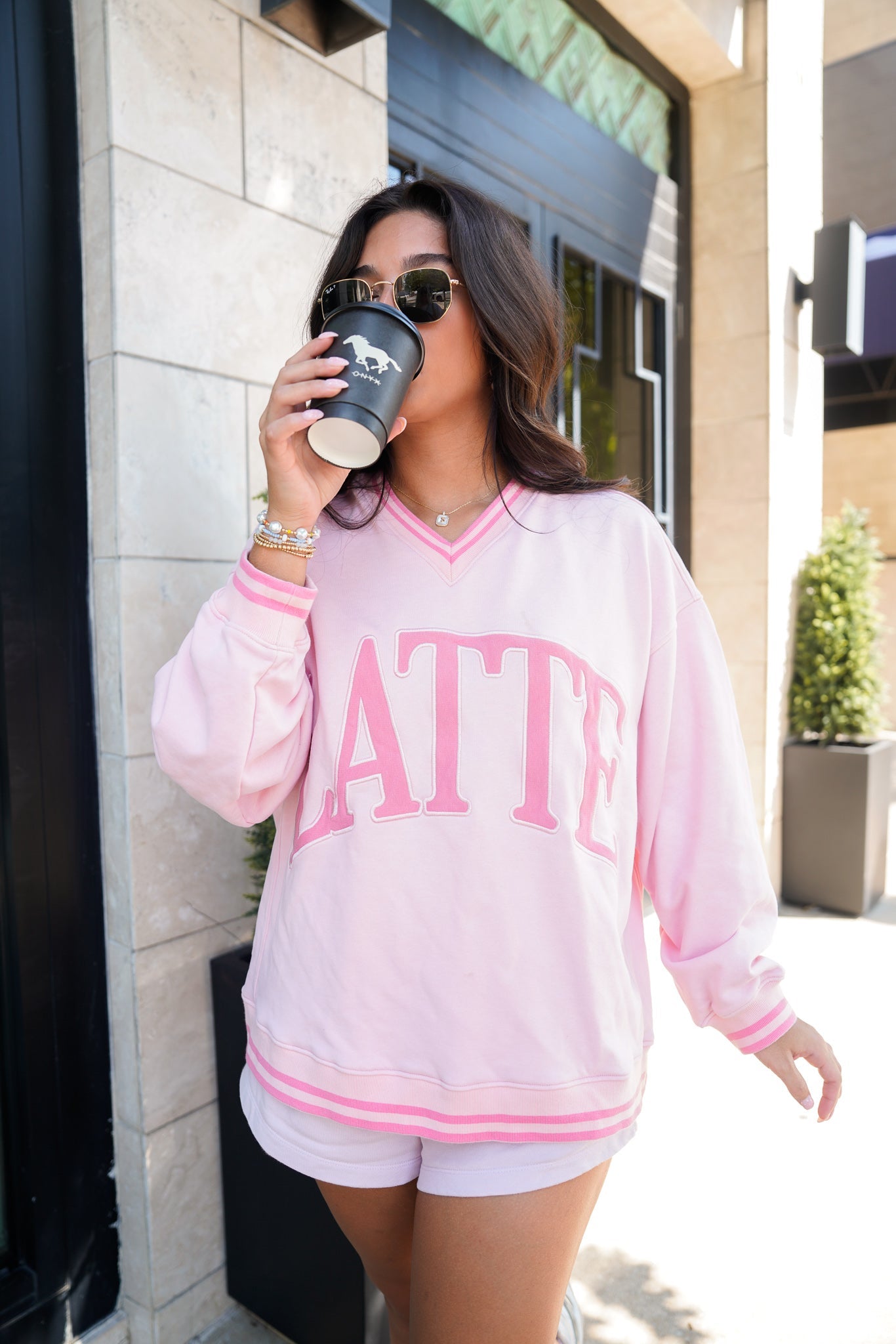 Sweatshirt Latte - Pink Vintage V-Neck Sweatshirt