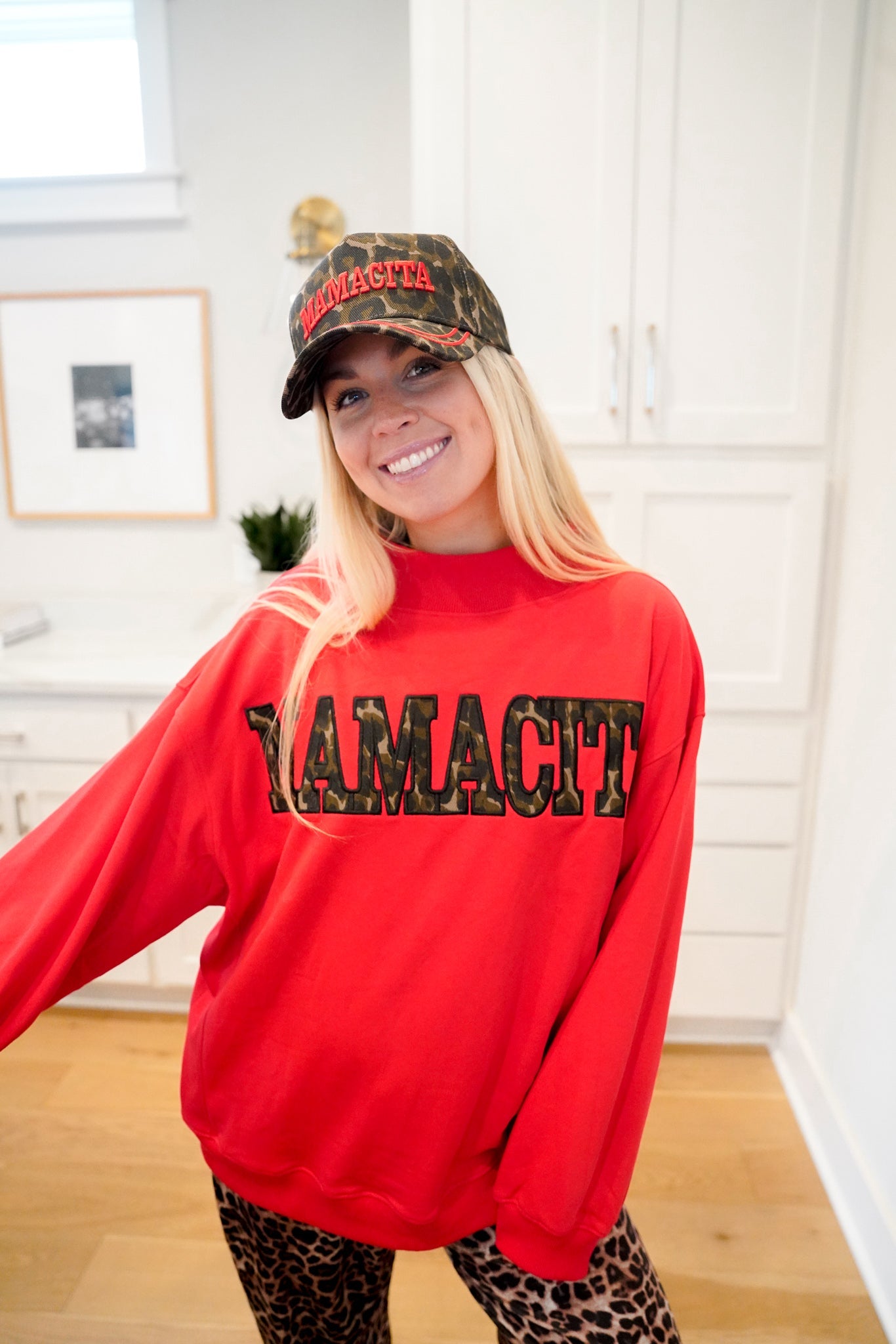 Sweatshirt Mamacita - Red Vintage Mock-Neck Sweatshirt