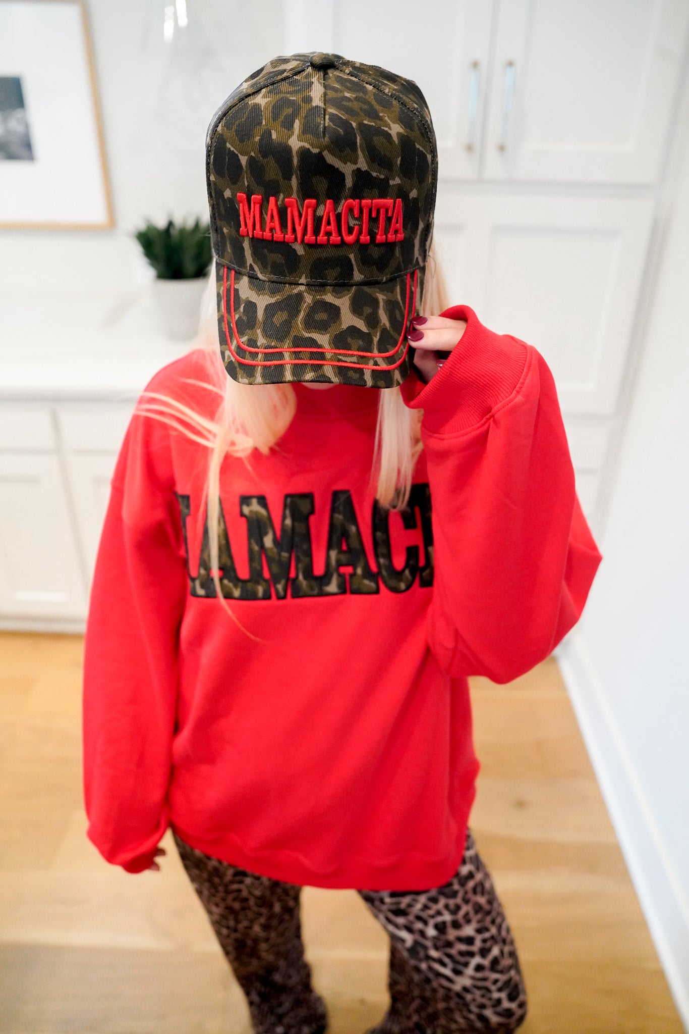 Sweatshirt Mamacita - Red Vintage Mock-Neck Sweatshirt