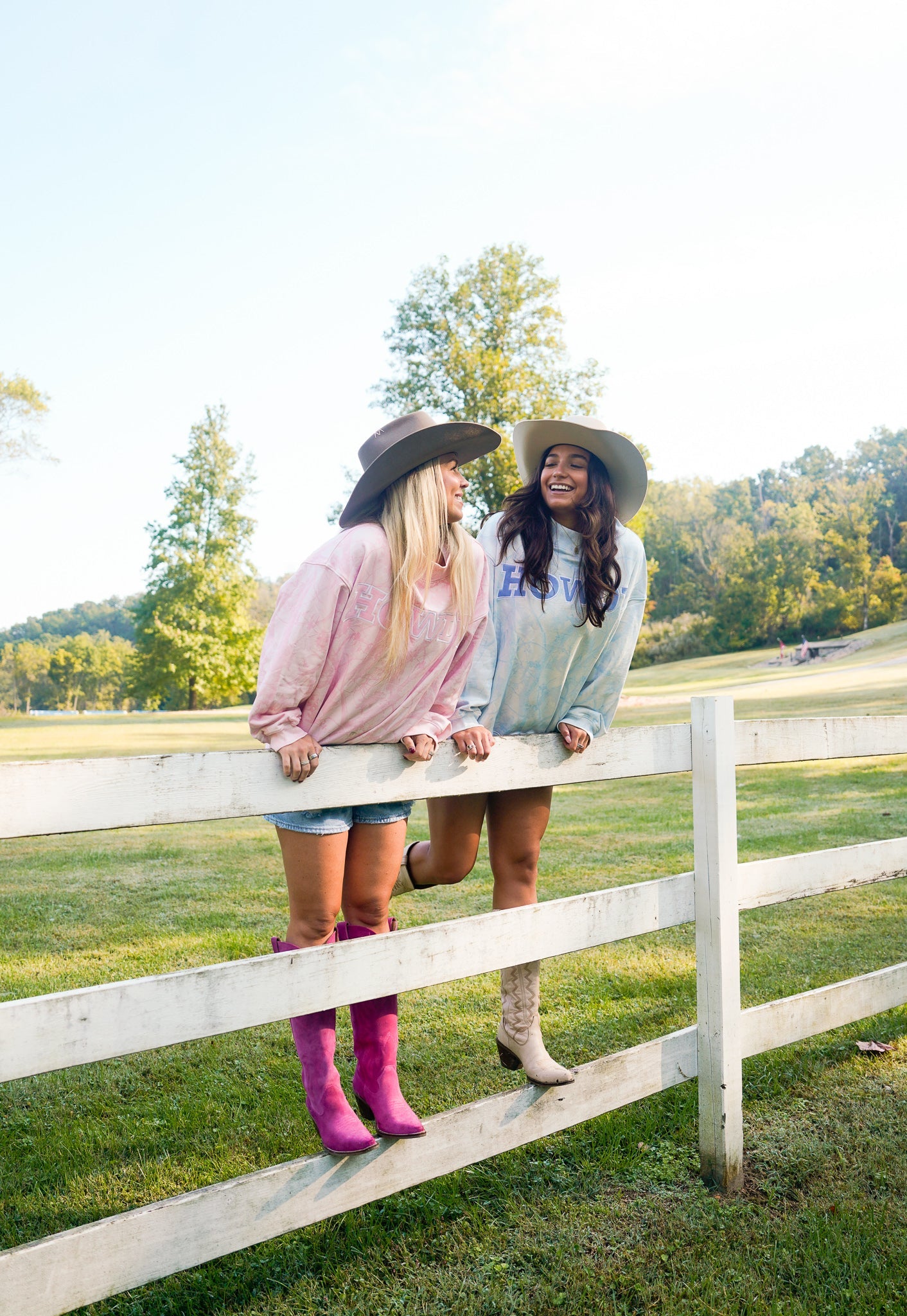 Sweatshirt Howdy - Camo Vintage Crew-Neck Sweatshirt