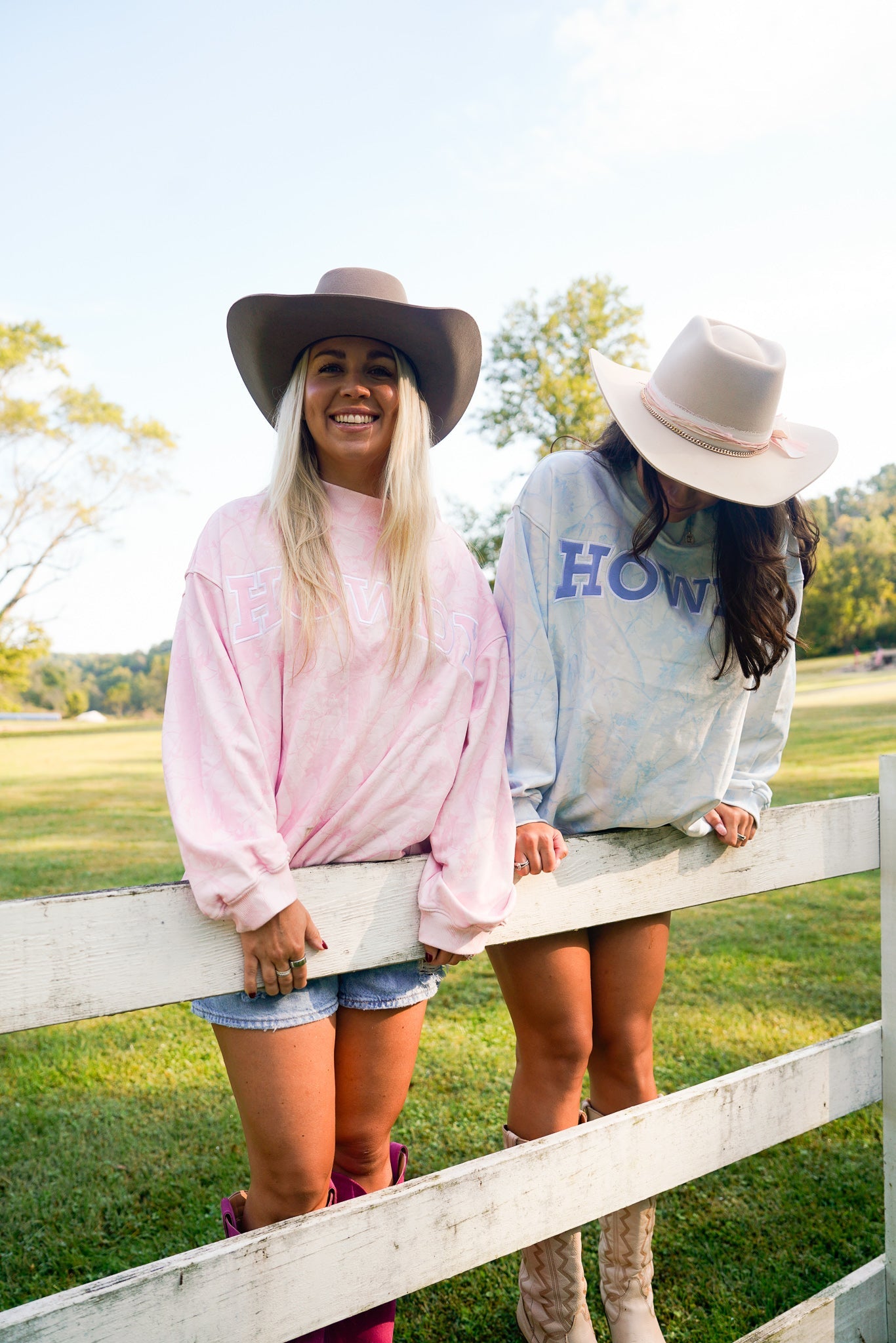 Sweatshirt Howdy - Camo Vintage Crew-Neck Sweatshirt