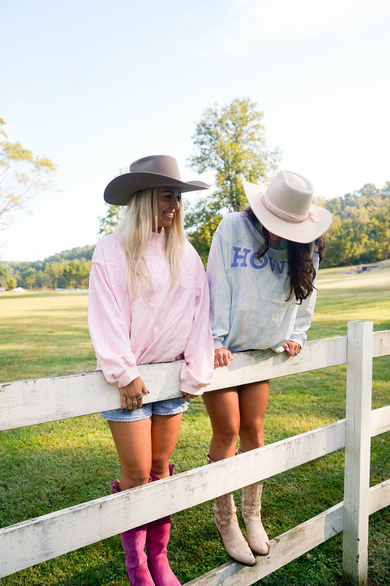 Sweatshirt Howdy - Camo Vintage Crew-Neck Sweatshirt