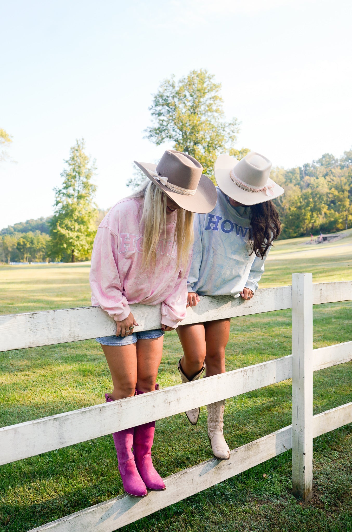 Sweatshirt Howdy - Camo Vintage Crew-Neck Sweatshirt