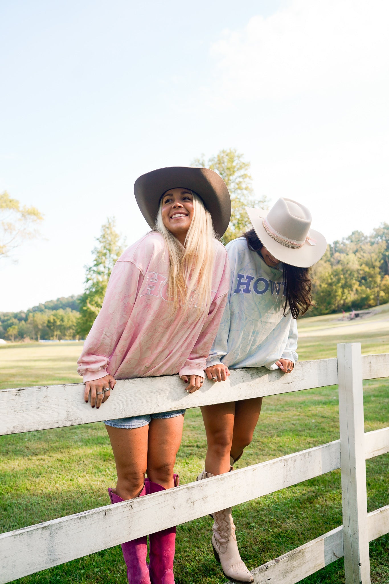 Sweatshirt Howdy - Camo Vintage Crew-Neck Sweatshirt