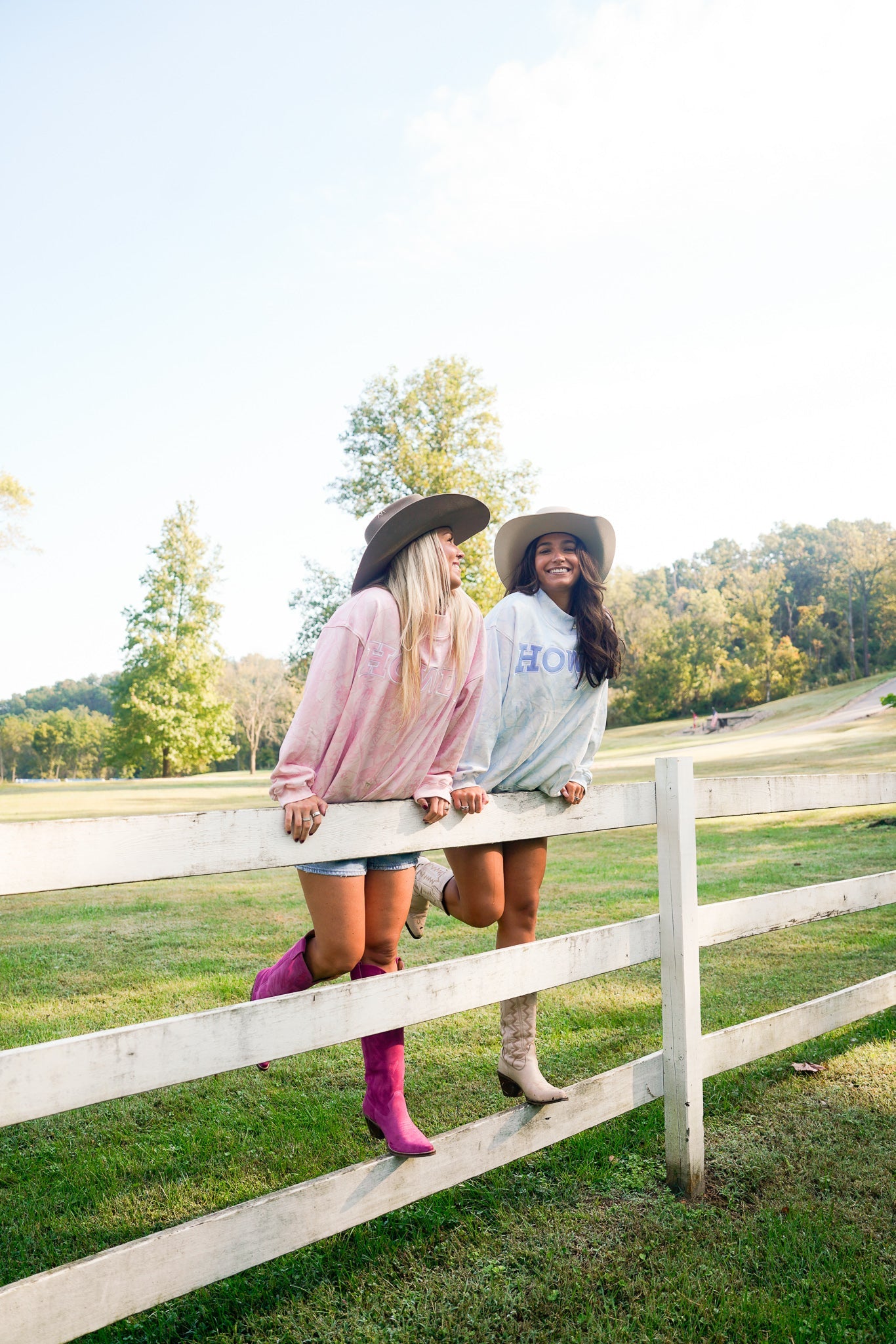 Sweatshirt Howdy - Camo Vintage Crew-Neck Sweatshirt