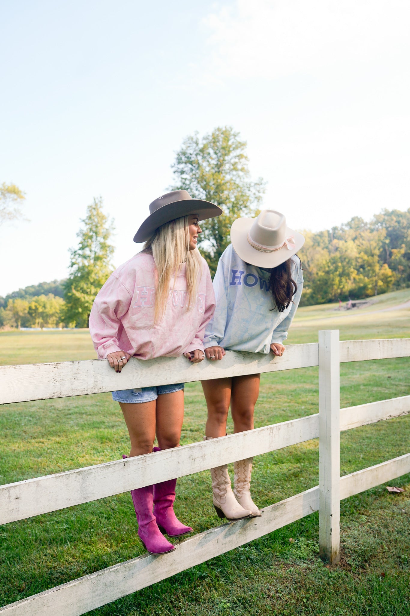 Sweatshirt Howdy - Camo Vintage Crew-Neck Sweatshirt