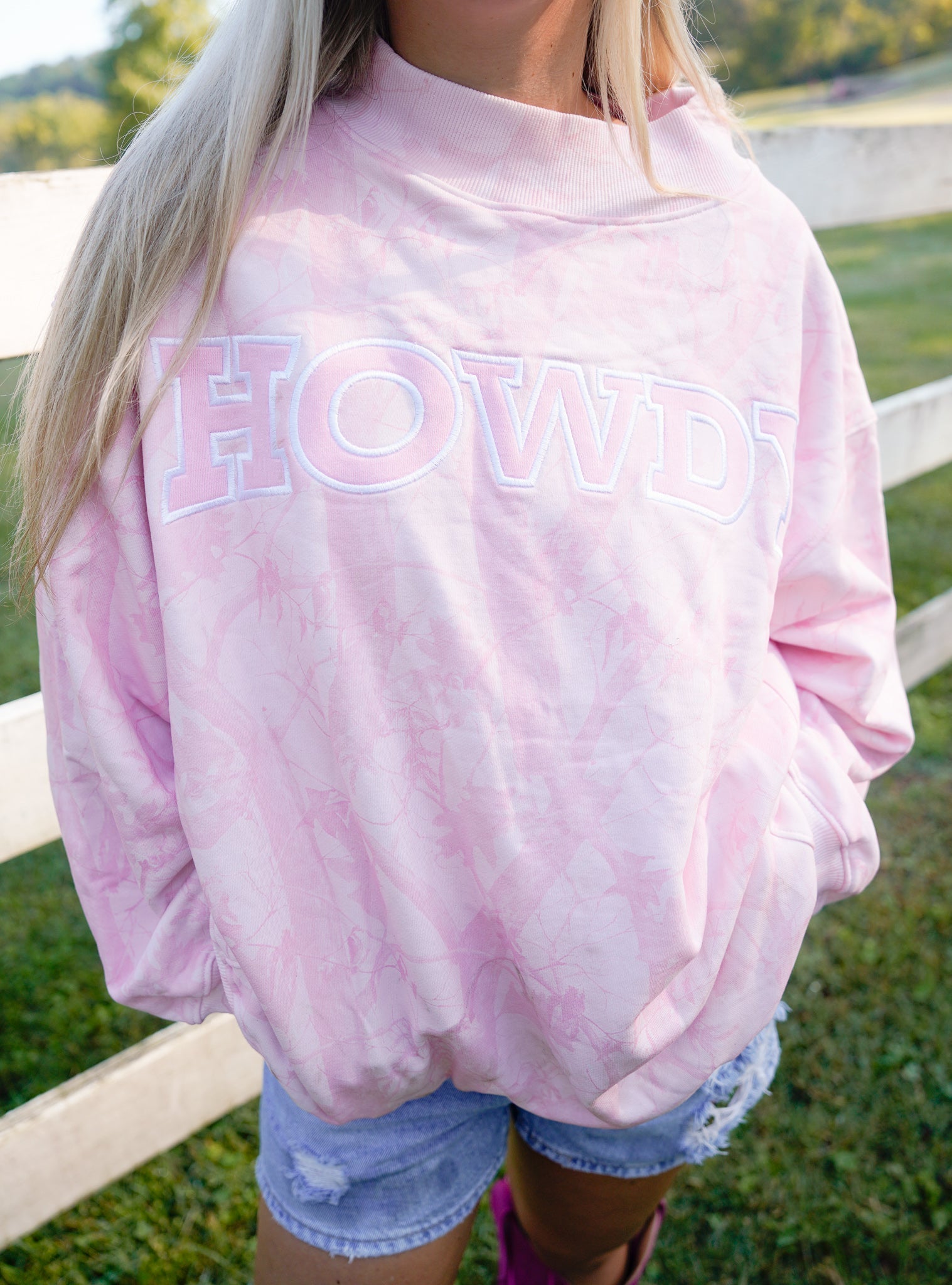 Sweatshirt Howdy - Camo Vintage Crew-Neck Sweatshirt