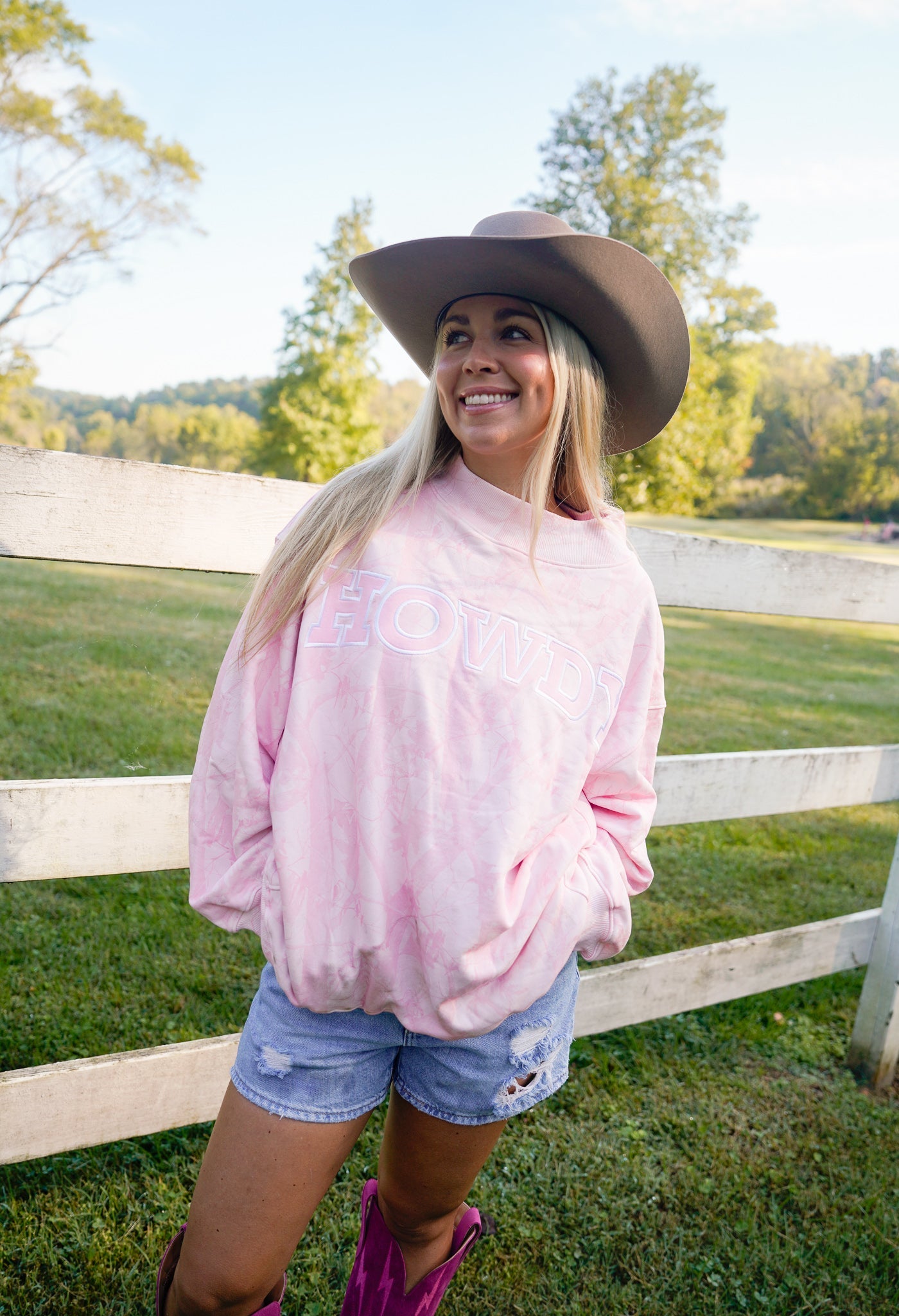 Sweatshirt Howdy - Camo Vintage Crew-Neck Sweatshirt