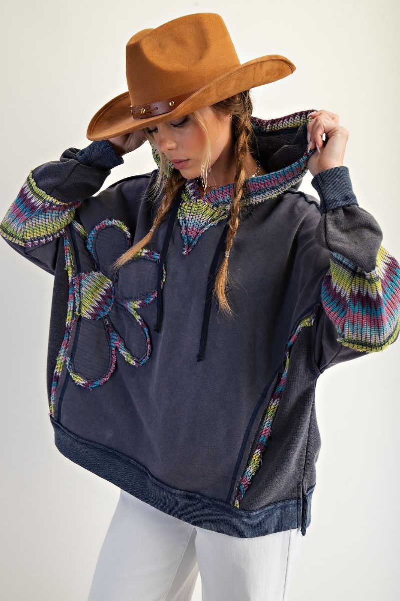 EASEL DAISY PATCH WASHED TERRY HOODIE PULLOVER