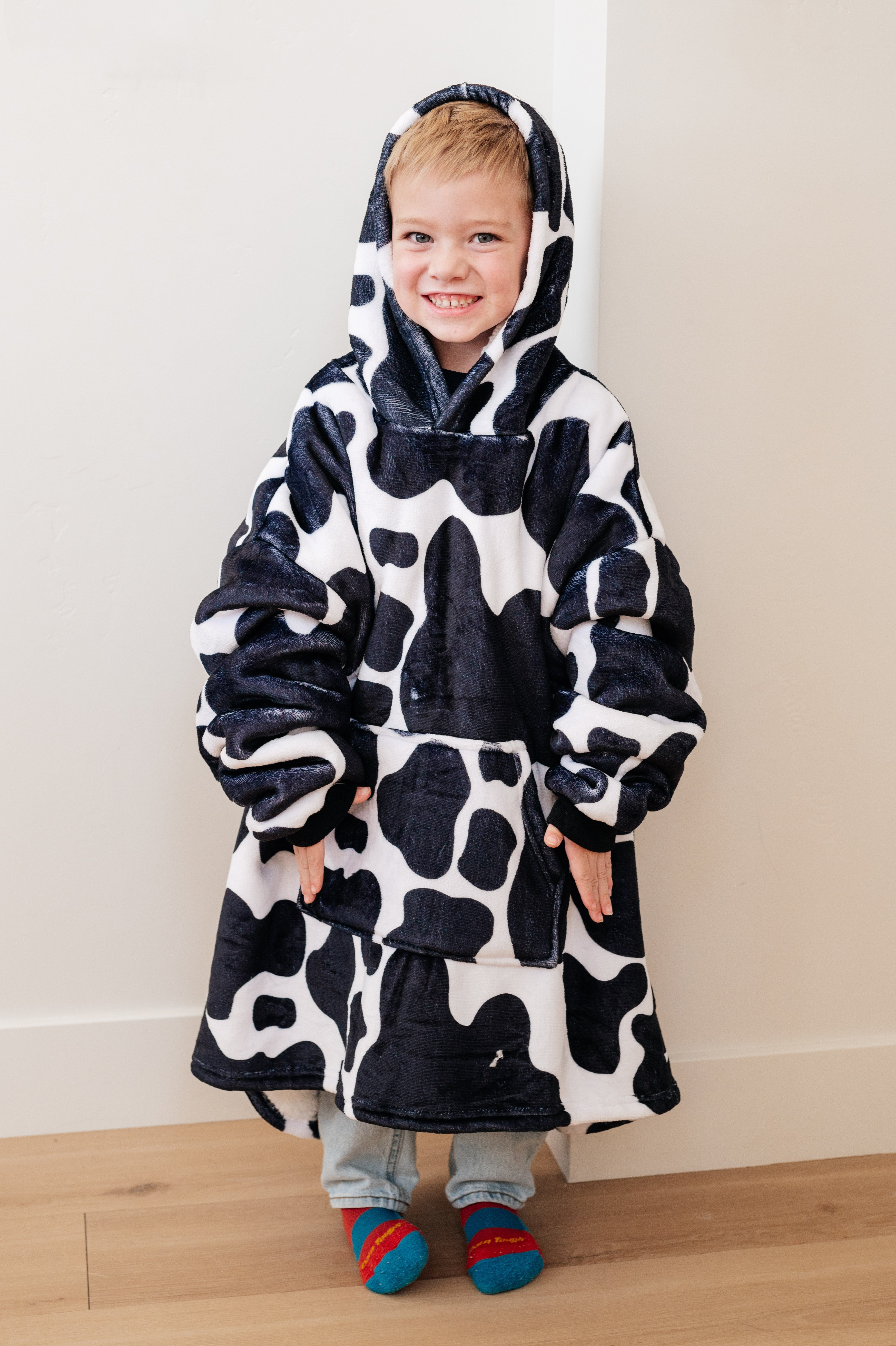Layers Kids Oversized Hoodie Blanket in Cow