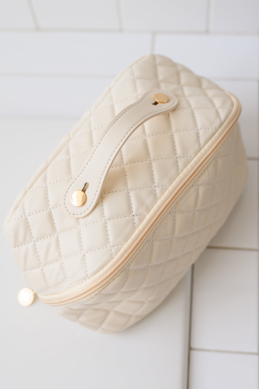 Accessories Large Capacity Quilted Makeup Bag in Cream