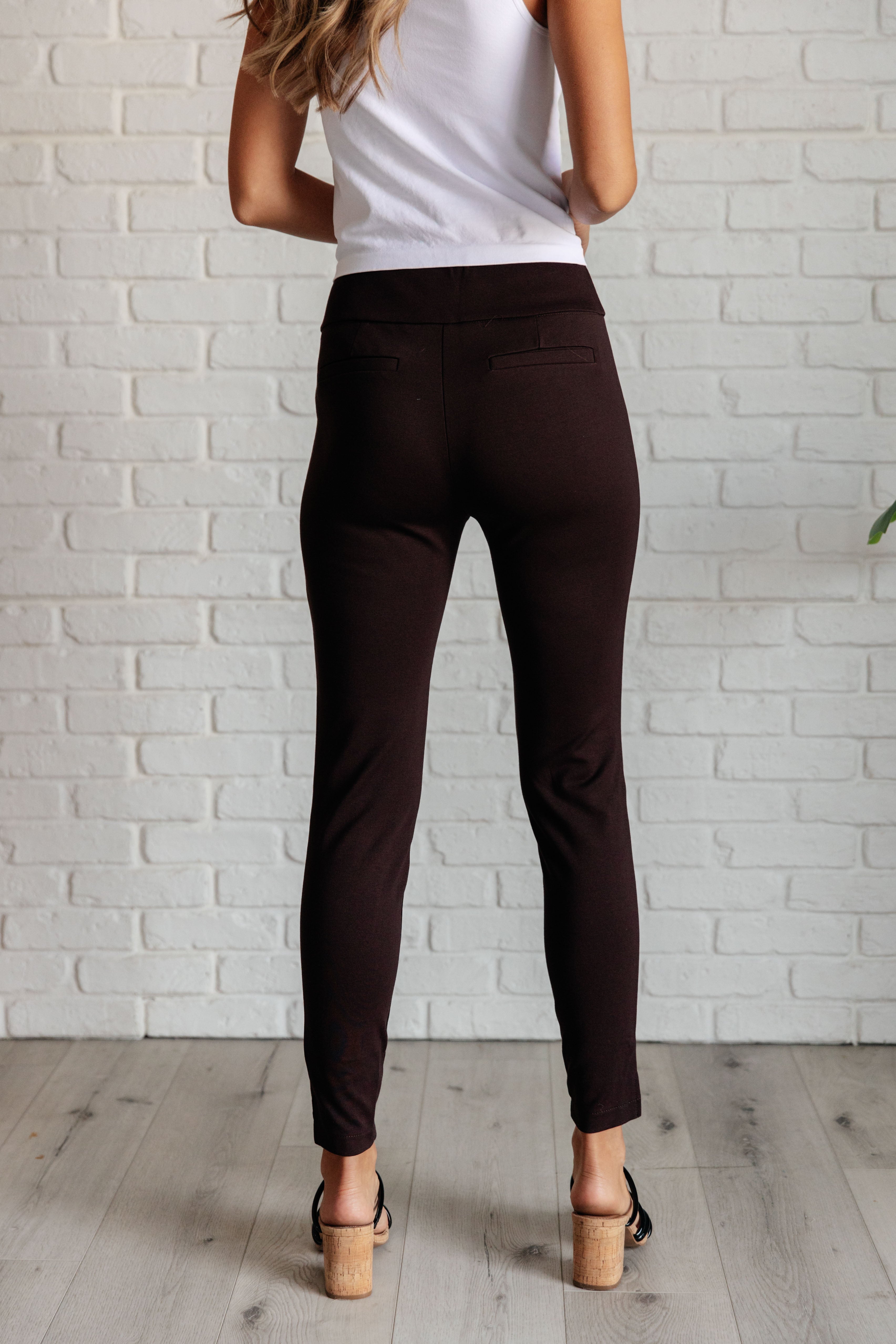 Bottoms Magic Skinny 28" Pants in Chocolate