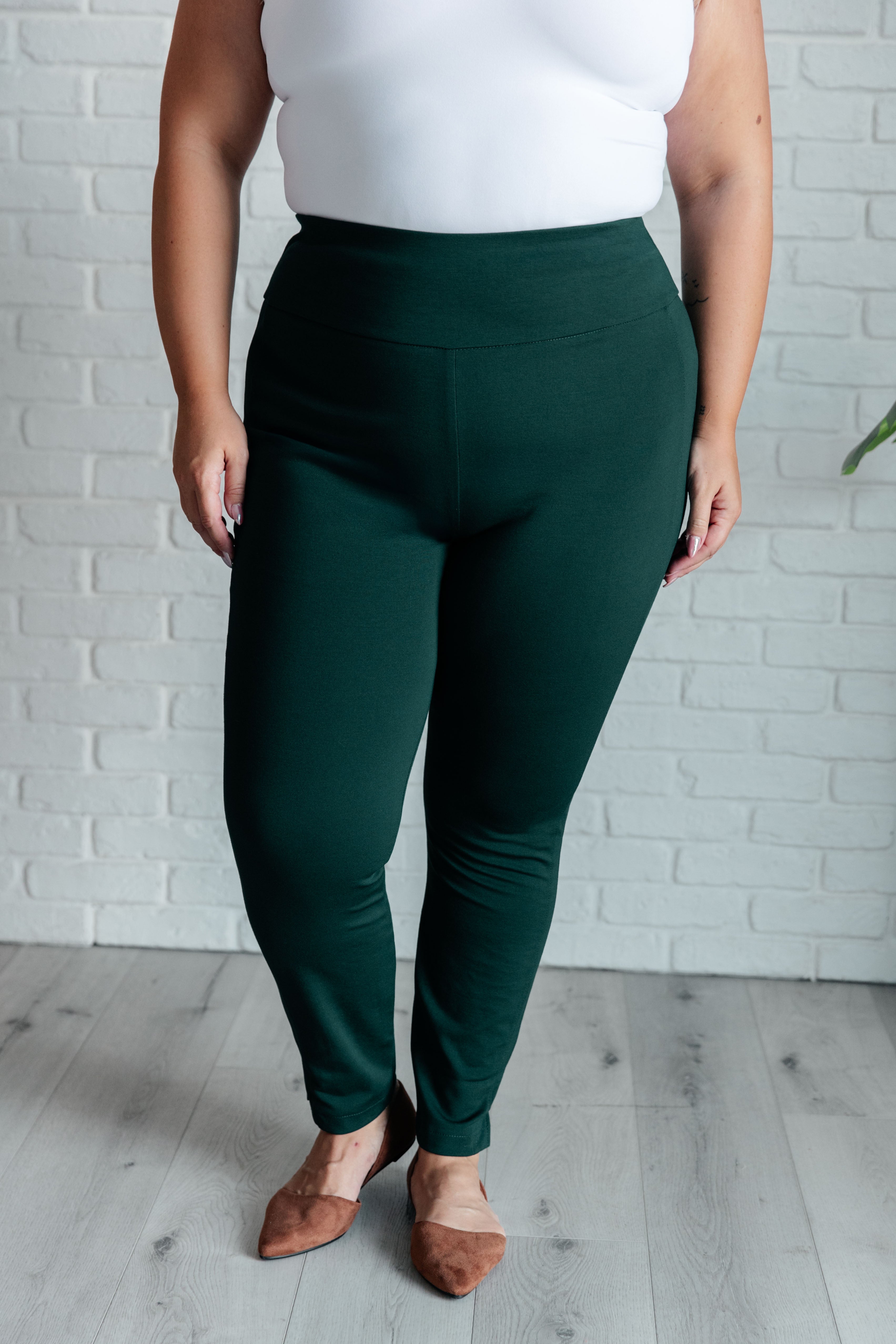 Bottoms Magic Skinny 28" Pants in Hunter Green