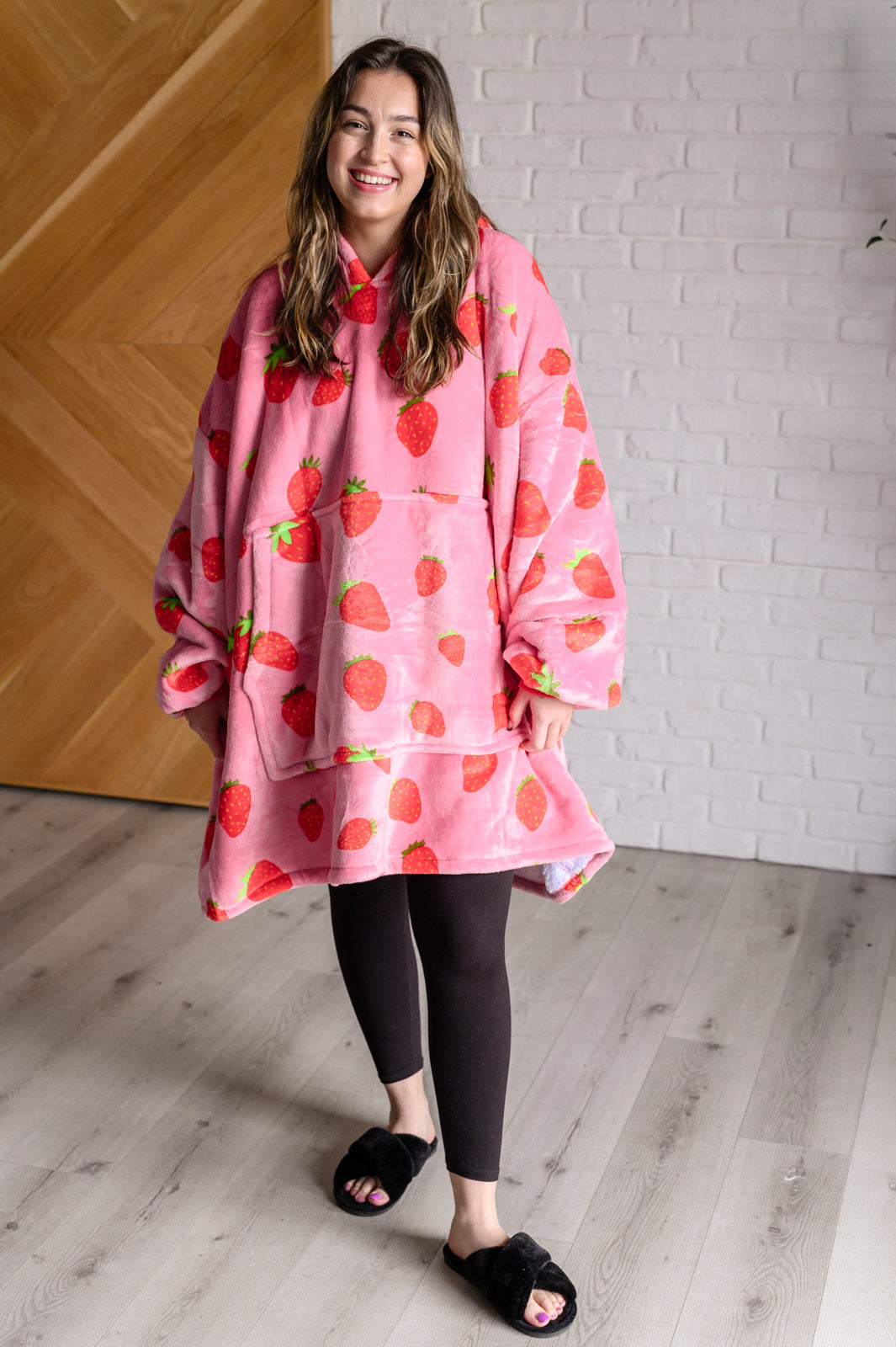 Layers Oversized Blanket Hoodie in Strawberry