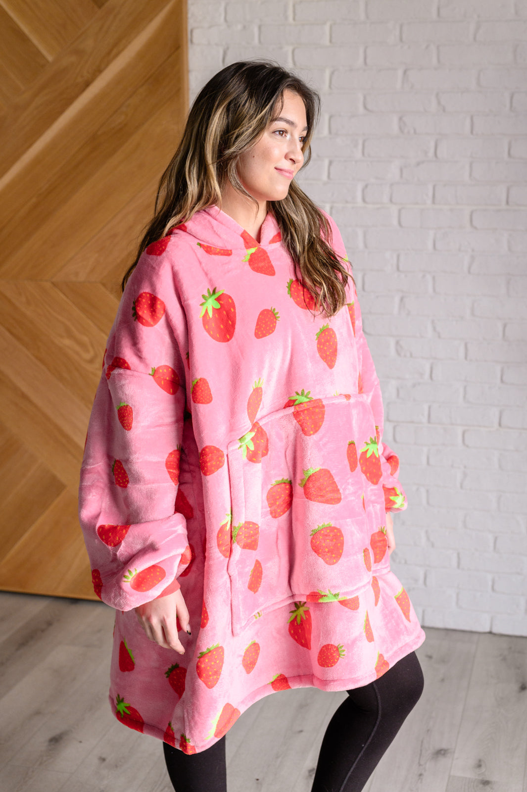 Layers Oversized Blanket Hoodie in Strawberry