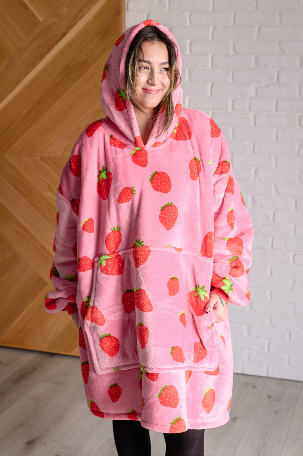 Layers Oversized Blanket Hoodie in Strawberry