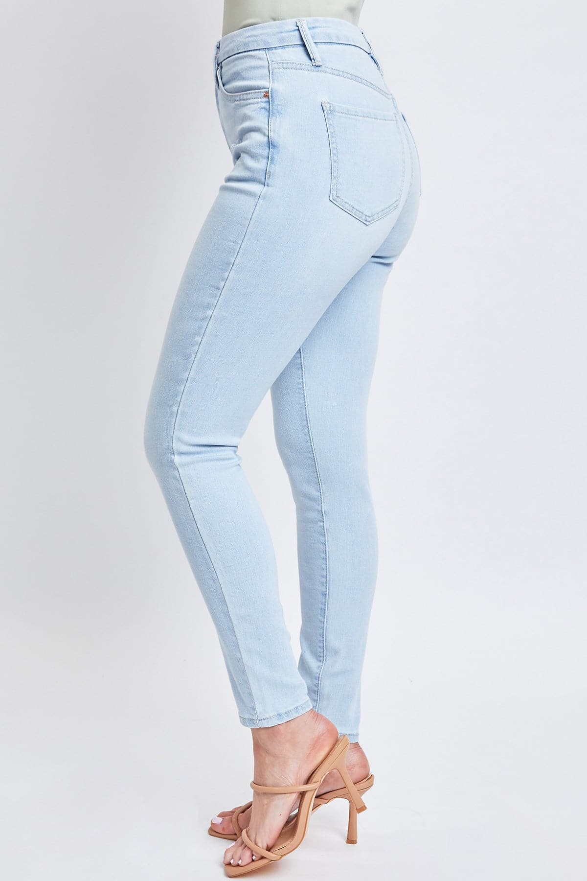 Women’s Curvy Fit Skinny Jeans