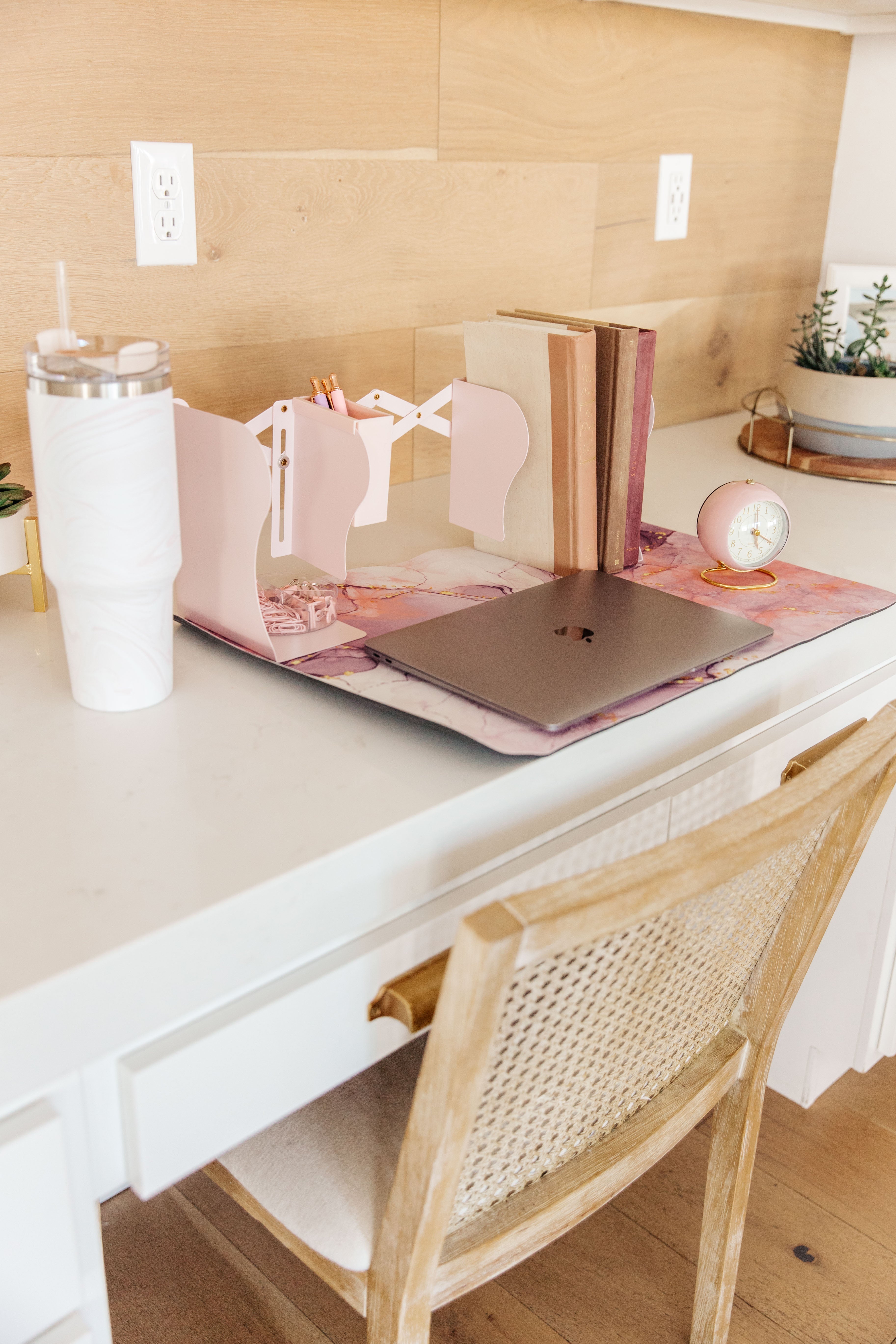 Home & Decor Boss Babe Expanding Desk Organizer in Pink
