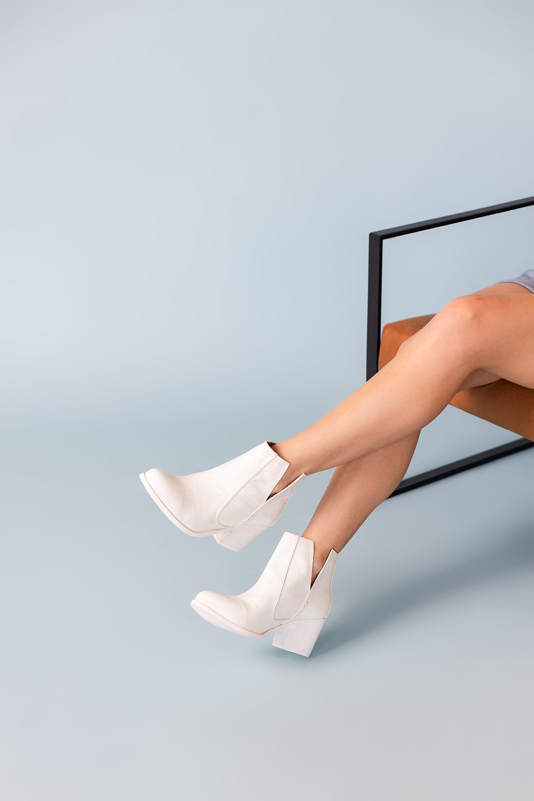 Shoes Tarim Bootie in White Croc