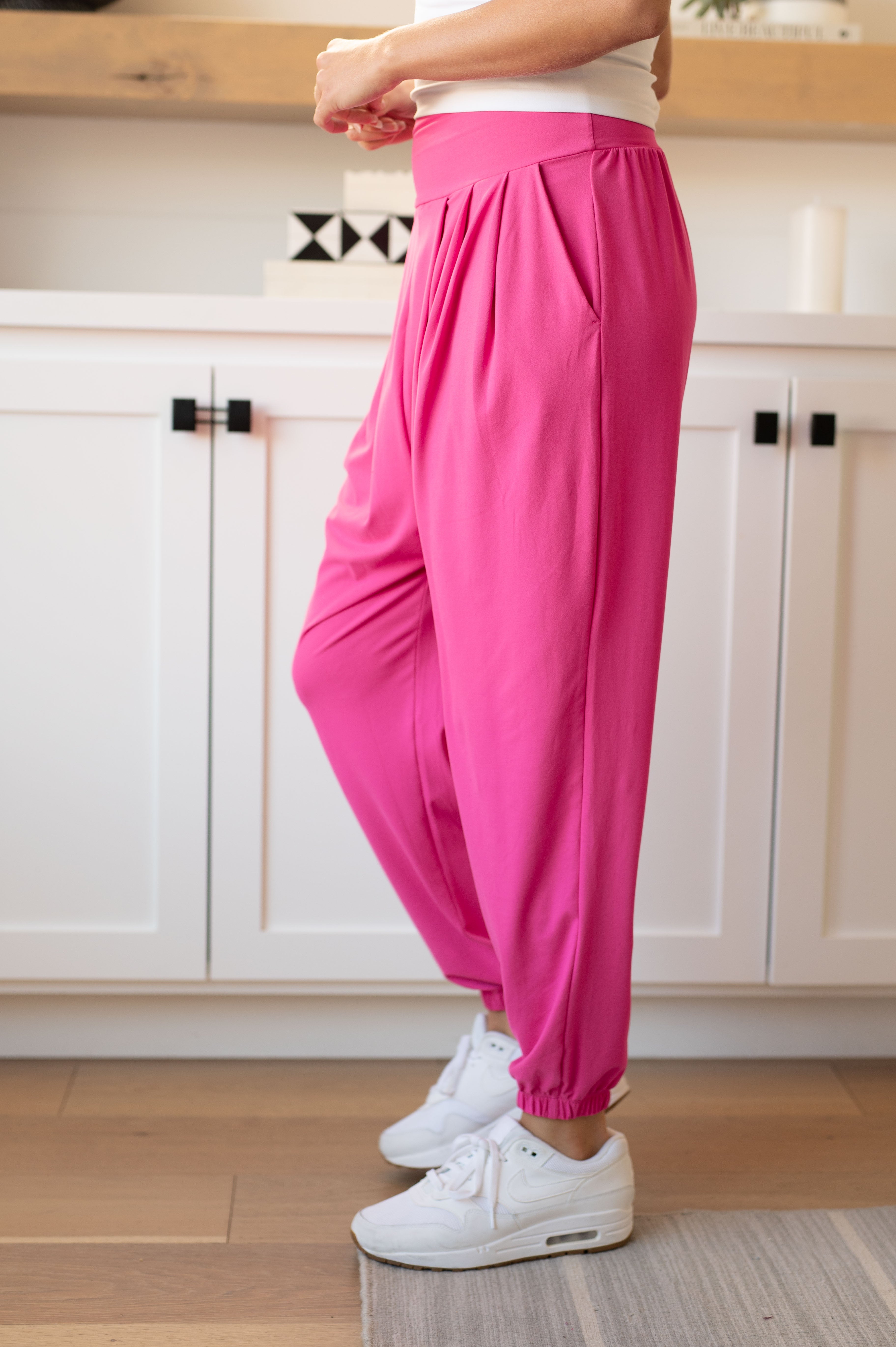 Bottoms The Motive Slouch Jogger in Hot Pink
