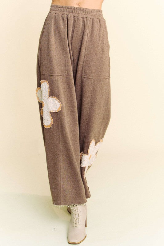 Davi &amp; Dani Flower Patch Elastic Waist Wide Leg Pants