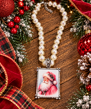 Blushing Santa Pearl Necklace