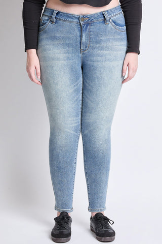 Pants Women's Plus WannaBettaButt Mid Rise Embroidered Skinny Jean