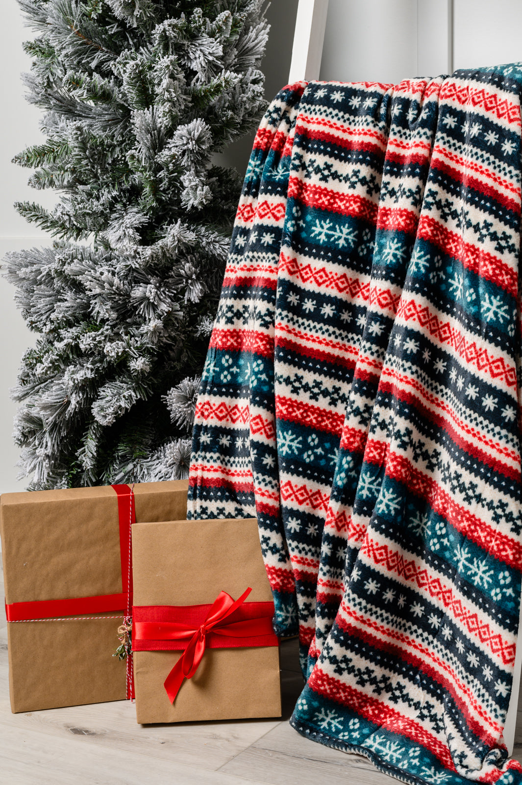 Home &amp; Decor Holiday Fleece Blanket in Sweater Knit