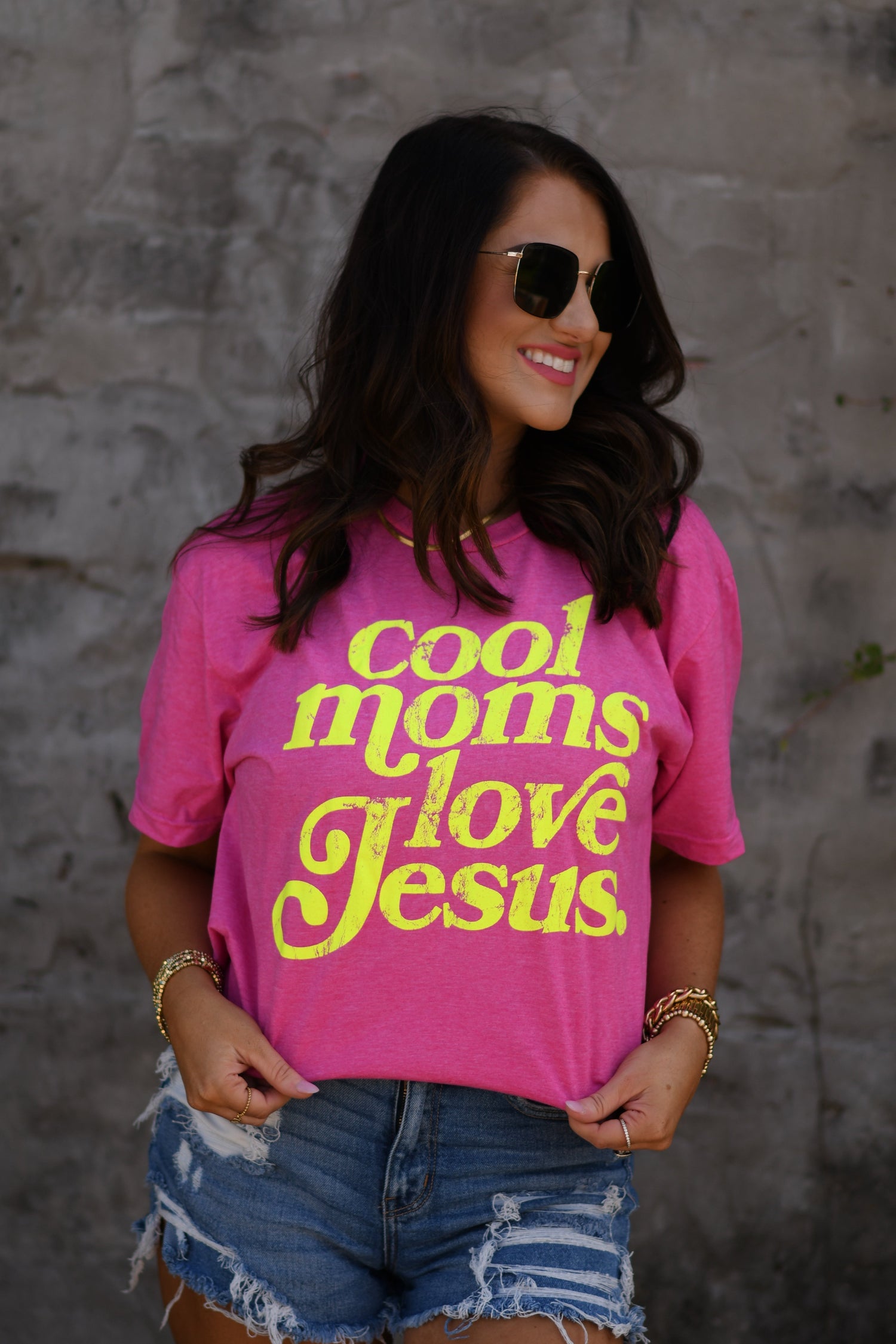 COOL MOMS LOVE JESUS TEE