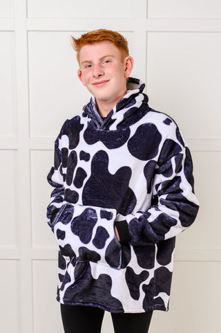 Layers Kids Oversized Hoodie Blanket in Cow