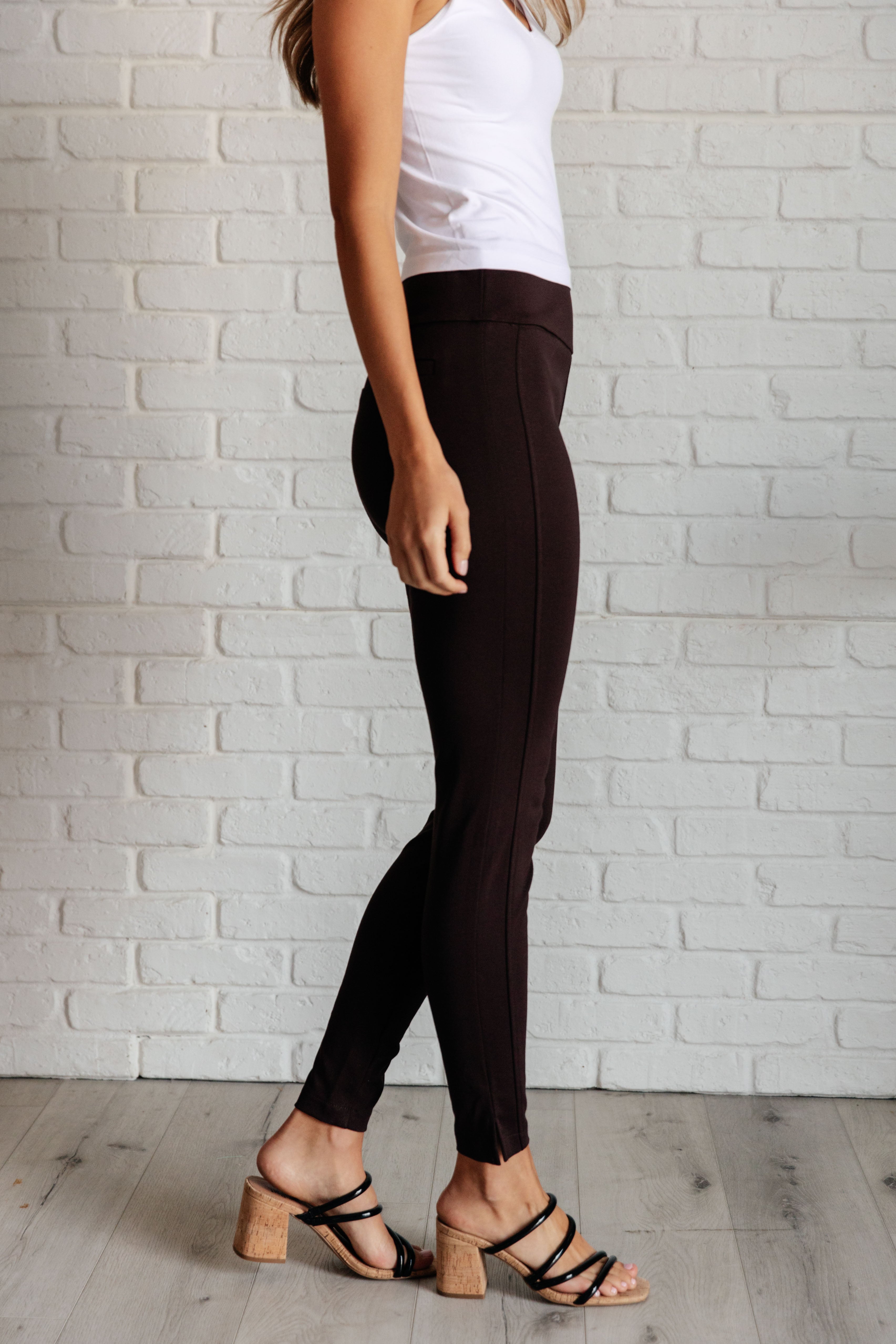 Magic Skinny 28&quot; Pants in Chocolate