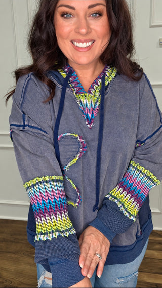 EASEL DAISY PATCH WASHED TERRY HOODIE PULLOVER