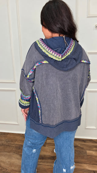 EASEL DAISY PATCH WASHED TERRY HOODIE PULLOVER