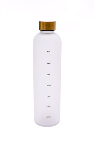 Accessories Sippin' Pretty 32 oz Translucent Water Bottle in White & Gold