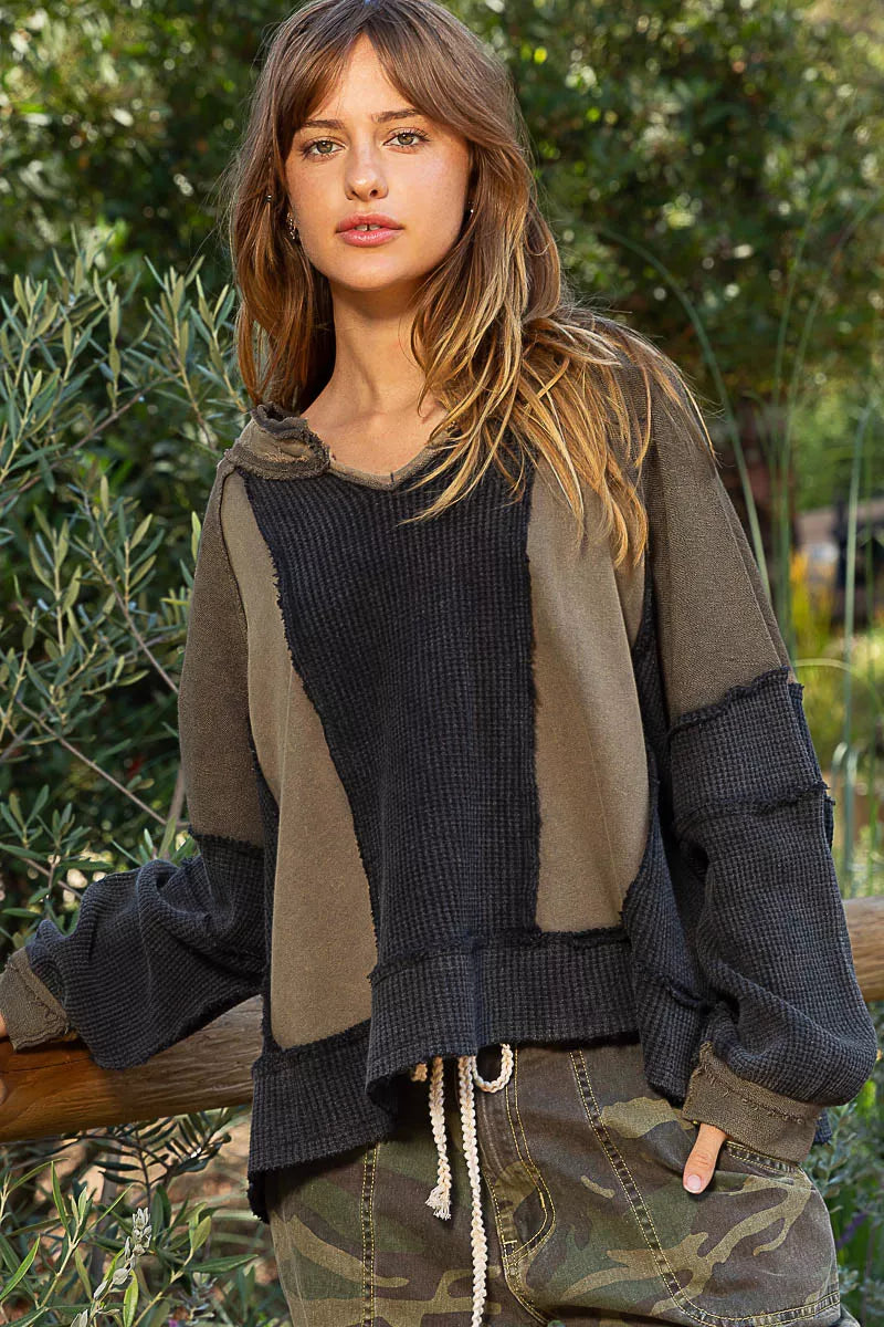 POL Color Block Waffle Knit Raw Hem Sweatshirt