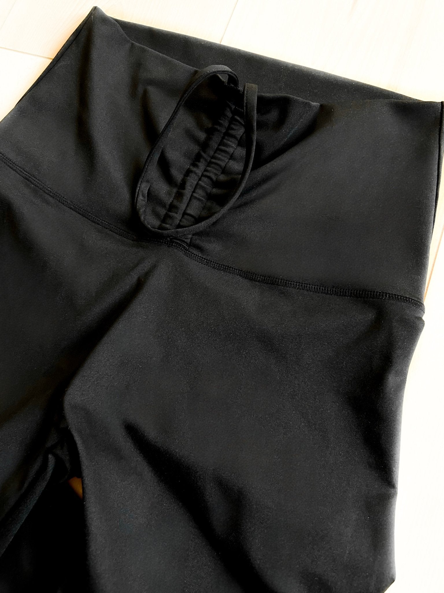 PRE - ORDER Curve &amp; Contour Scrunch Leggings - 5/26 - Girl Code Couture